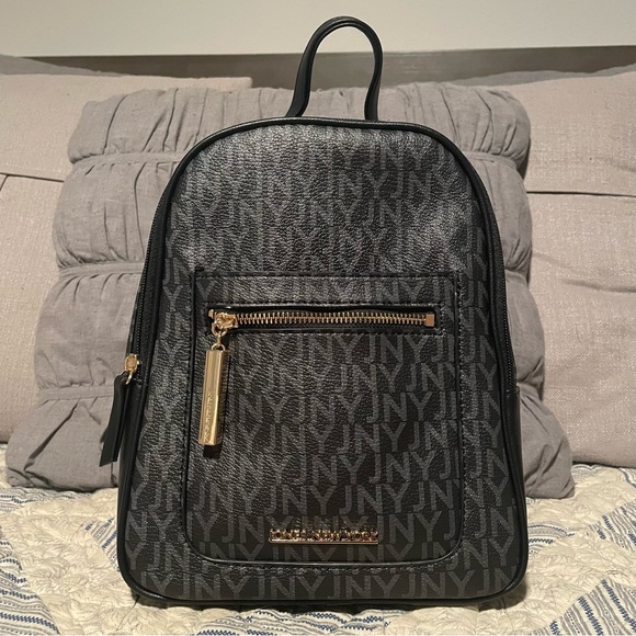 Jones New York small backpack - Picture 1 of 6